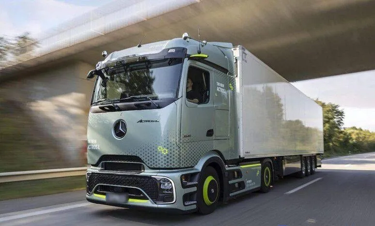 Mercedes Truck